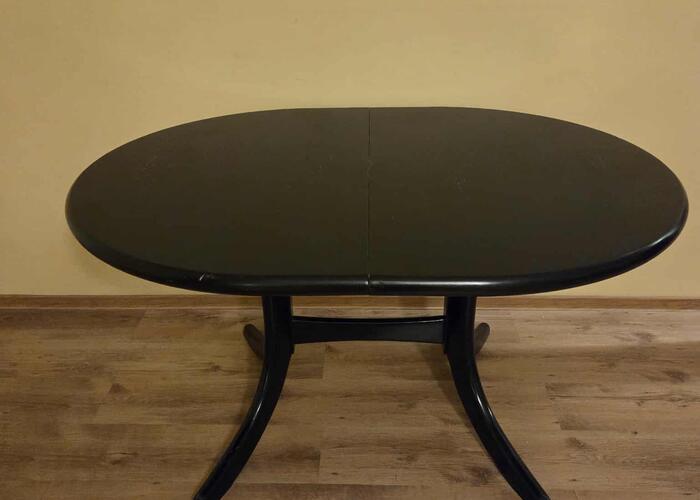 Grajewo ogłoszenia: Sprzedam  używany stół  drewniany owalny koloru czarnego